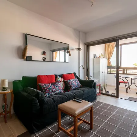 Renovated Close To Yumbo *