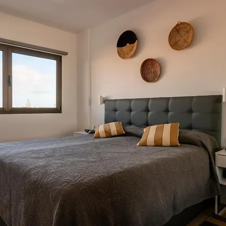 Renovated Close To Yumbo Lejlighed