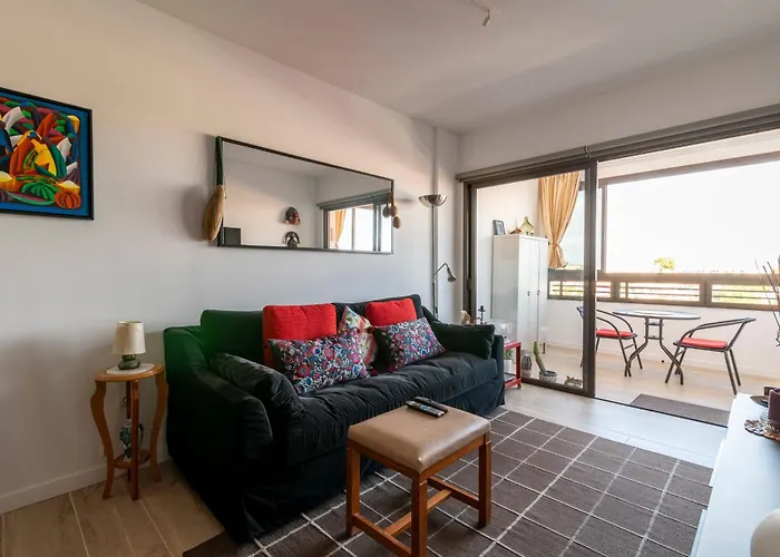 Renovated Close To Yumbo *