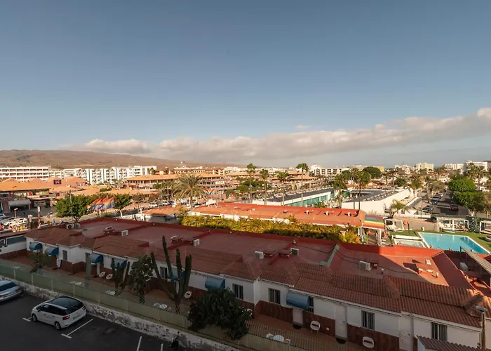 Renovated Close To Yumbo Lejlighed