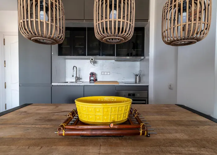 Renovated Close To Yumbo Lejlighed